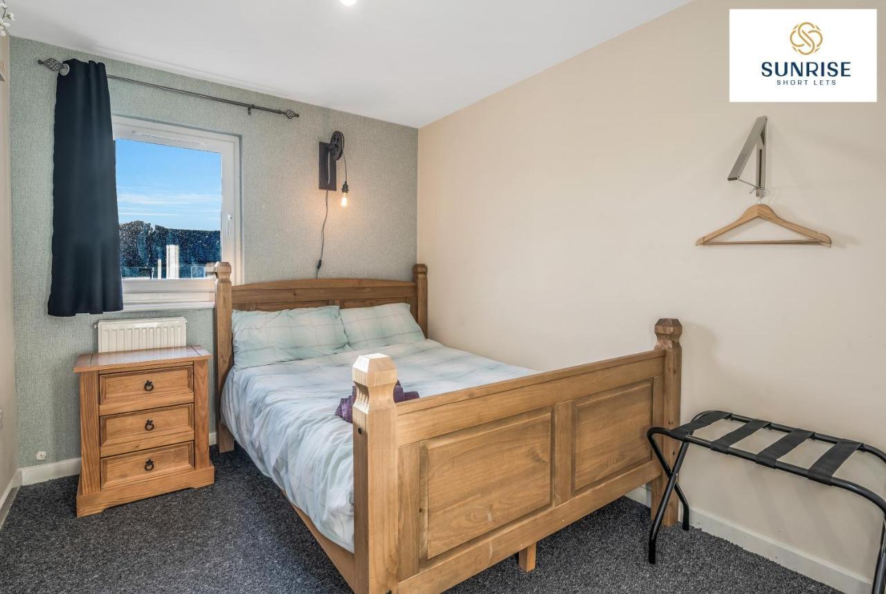 The Law, Has 4 Rooms With Tvs, 2 Bathrooms, Central, Free Parking, Fully Equipped, Contractor And Trades Favourite, 5 Mins To Centre - Long Stays, Invoice And Reduced Price Are Only Via Sunrise Short Lets ダンディー エクステリア 写真