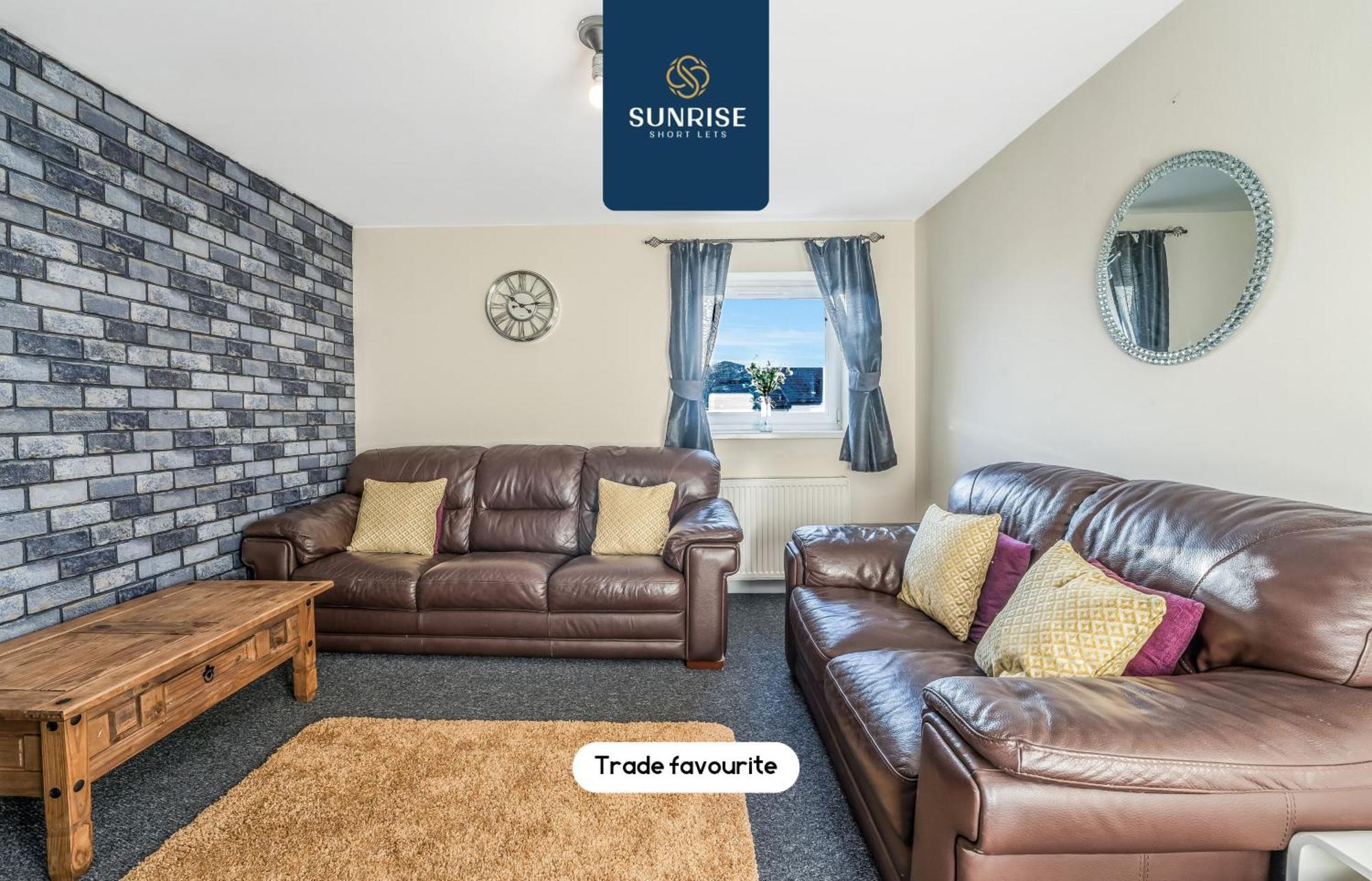The Law, Has 4 Rooms With Tvs, 2 Bathrooms, Central, Free Parking, Fully Equipped, Contractor And Trades Favourite, 5 Mins To Centre - Long Stays, Invoice And Reduced Price Are Only Via Sunrise Short Lets ダンディー エクステリア 写真